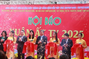 Gần 400 ấn phẩm báo chí hội tụ tại Hội báo xuân Nam Định