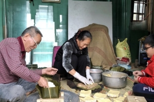 Tục “xông đất” đầu năm, nét đẹp văn hóa của người Việt