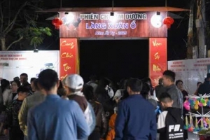 Độc lạ phiên chợ "âm dương mua may bán rủi" ở Bắc Ninh