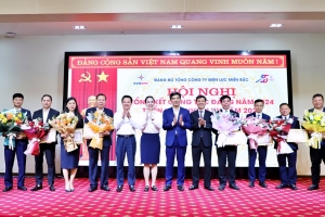 Tự hào 95 mùa Xuân có Đảng quang vinh