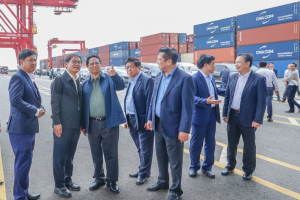 Thủ tướng Phạm Minh Chính đề nghị tập đoàn THACO nghiên cứu, sản xuất tàu đường sắt tốc độ cao