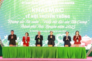 "Hương sắc trà xuân" 2025: Nâng tầm thương hiệu chè Tân Cương