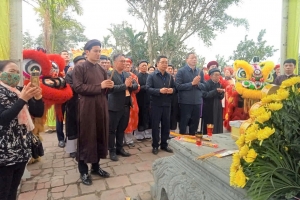 Lễ tế mở cửa đền và dâng hương tại lăng mộ các vua Trần