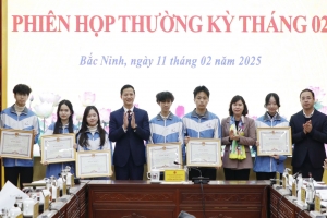 Bắc Ninh: Khen thưởng 12 em học sinh đoạt giải Nhất kỳ thi chọn học sinh giỏi Quốc gia THPT năm học 2024 - 2025