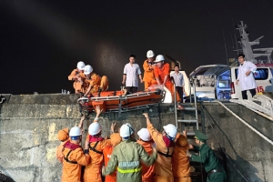 Hơn 10 giờ cứu nạn ngư dân đứt lìa chân trên vùng biển Đà Nẵng