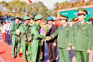 Tuổi trẻ Đắk Lắk nô nức lên đường nhập ngũ