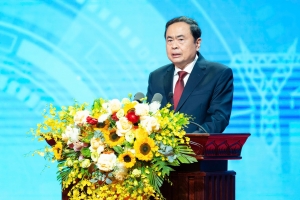 Chủ tịch Quốc hội: Công nhân lao động tiêu biểu phát huy vai trò tiên phong, gương mẫu, đưa đất nước phát triển nhanh và bền vững