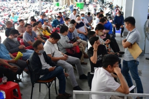 Khuyến cáo người dân không nên đổ xô đi đổi giấy phép lái xe