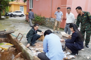 Tiêu hủy hơn 100 hộp pháo hoa nổ cùng nhiều tang vật vi phạm khác