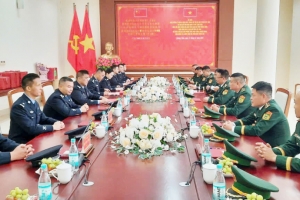 Đồn Biên phòng CK cảng Vạn Gia hội đàm với Trạm kiểm tra Biên phòng xuất, nhập cảnh Phòng Thành
