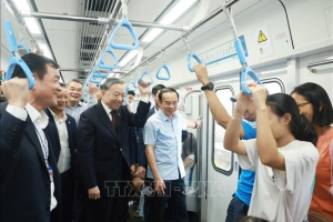 Tổng Bí thư Tô Lâm trải nghiệm thực tế Tuyến Metro số 1 tại TP. Hồ Chí Minh