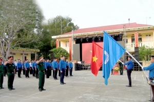 Lễ chào cờ “Tôi yêu Tổ quốc tôi” tại Tượng đài “Bác Hồ với chiến sĩ Biên phòng”