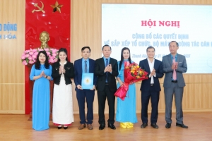 Liên đoàn Lao động tỉnh Thanh Hóa công bố các quyết định về sắp xếp tổ chức, bộ máy và công tác cán bộ