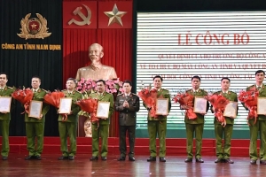 Công an Nam Định công bố các quyết định về kiện toàn tổ chức bộ máy, sắp xếp cán bộ