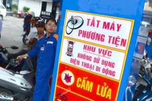 Bộ Công an: Đề xuất mức phạt sử dụng điện thoại tại cây xăng đến 5 triệu đồng
