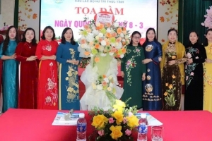 Câu lạc bộ Nữ trí thức tỉnh Thanh Hóa tọa đàm Ngày Quốc tế Phụ nữ 8/3
