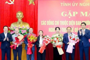 6 cán bộ Tỉnh ủy Nghệ An quản lý xin nghỉ hưu trước tuổi