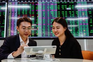 Chứng khoán phiên chiều 3/3: Cổ phiếu chứng khoán khởi sắc, VN-Index tiếp tục đà tăng