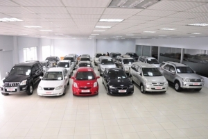 Ô tô 'đại hạ giá': Cơ hội vàng cho người tiêu dùng Việt Nam