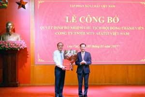 Công bố quyết định bổ nhiệm Chủ tịch HĐTV Công ty TNHH MTV Apatit Việt Nam
