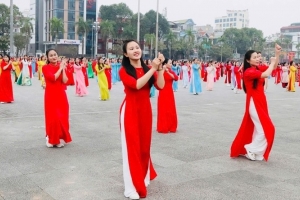 Hơn 1.600 cán bộ, hội viên, phụ nữ TP. Thanh Hóa đồng diễn dân vũ thể thao kỷ niệm ngày Quốc tế phụ nữ 8/3