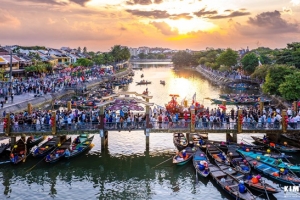 Dừng lưu thông phương tiện trên cầu gỗ nối đường Bạch Đằng và đường Công Nữ Ngọc Hoa