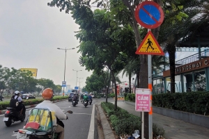 TP. Hồ Chí Minh tổng rà soát biển báo, đèn tín hiệu, điểm giữ xe