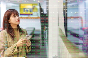 Chứng khoán phiên sáng 12/3: VCB, VIC, VHM dẫn dắt, giúp thị trường giữ vững đà tăng
