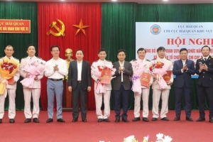 Trao quyết định bổ nhiệm các Phó Chi cục trưởng Chi cục Hải quan khu vực XI