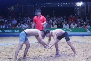 Khởi tranh Giải vô địch và vô địch trẻ Vật bãi biển quốc gia