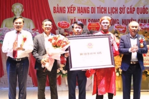 Đón nhận bằng xếp hạng di tích cấp quốc gia mộ Nguyễn Huy Tựu