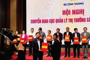 Hà Tĩnh tiếp nhận nguyên trạng Cục Quản lý thị trường từ Bộ Công Thương