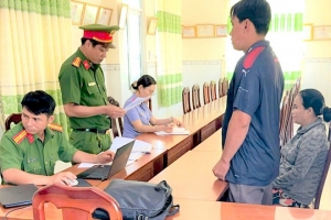 Khởi tố đối tượng buôn bán sách giáo khoa giả trị giá hơn 1,3 tỷ đồng