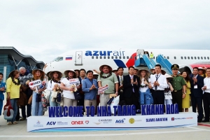 Đón chuyến bay chở 231 du khách từ Liên bang Nga đến sân bay quốc tế Cam Ranh