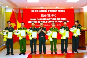 Khen thưởng các đơn vị có thành tích xuất sắc đấu tranh phòng chống tội phạm ma túy