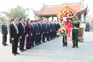 Thái Bình: Dâng hương tưởng niệm Chủ tịch Hồ Chí Minh, đồng chí Nguyễn Đức Cảnh