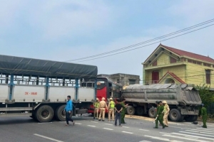 Tai nạn liên hoàn trên Quốc lộ 1, nhiều người nhập viện