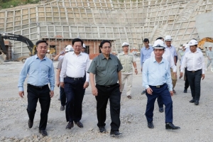 Thủ tướng thăm công trường, dự khánh thành một số công trình trọng điểm tại Bình Định
