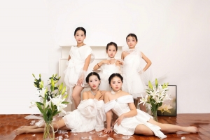 Taling - Tỏa sáng tại lễ ký kết hợp tác Kia Horse & VTV, dấu ấn trưởng nhóm Joly Linh