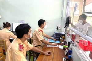 Bình Dương: Công an cấp xã sẽ tiếp nhận hồ sơ cấp đổi, cấp lại giấy phép lái xe từ 24/3