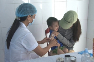 Ngành y tế Nam Định triển khai chiến dịch tiêm chủng vắc xin phòng chống dịch sởi