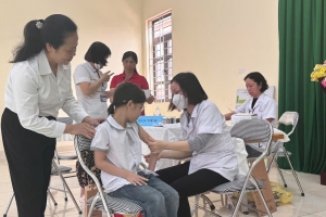 Bắc Giang triển khai tiêm phòng bệnh sởi trong cả ngày nghỉ