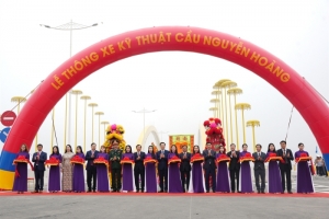 Huế - Thông xe kỹ thuật cây cầu độc đáo “Hạc chầu Thiên Mụ”