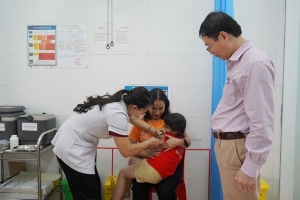 Quảng Bình nỗ lực hoàn thành chiến dịch tiêm vaccine sởi cho trẻ em