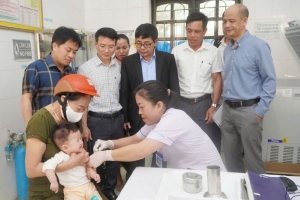 Đoàn công tác Bộ Y tế kiểm tra công tác phòng chống bệnh sởi tại Hà Tĩnh