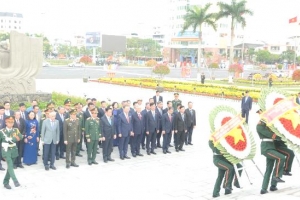 Tổng Bí thư Tô Lâm dâng hương tưởng niệm các Anh hùng liệt sĩ tại Đà Nẵng