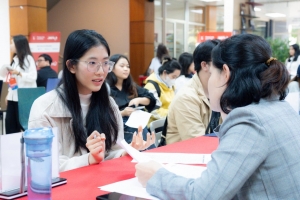 Sự kiện Ngày hội việc làm thu hút khoảng 5.000 sinh viên tham gia