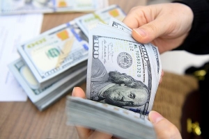Tỷ giá USD hôm nay 4/4: Đồng USD tiếp tục "chìm" trong "sắc đỏ"