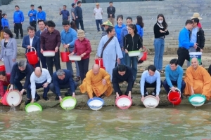 Thanh Hóa thả cá giống tái tạo và phát triển nguồn lợi thủy sản lưu vực sông Mã