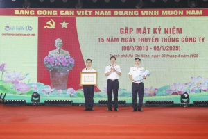 Cảng Tân cảng Hiệp Phước đón nhận Bằng khen của Bộ Quốc phòng